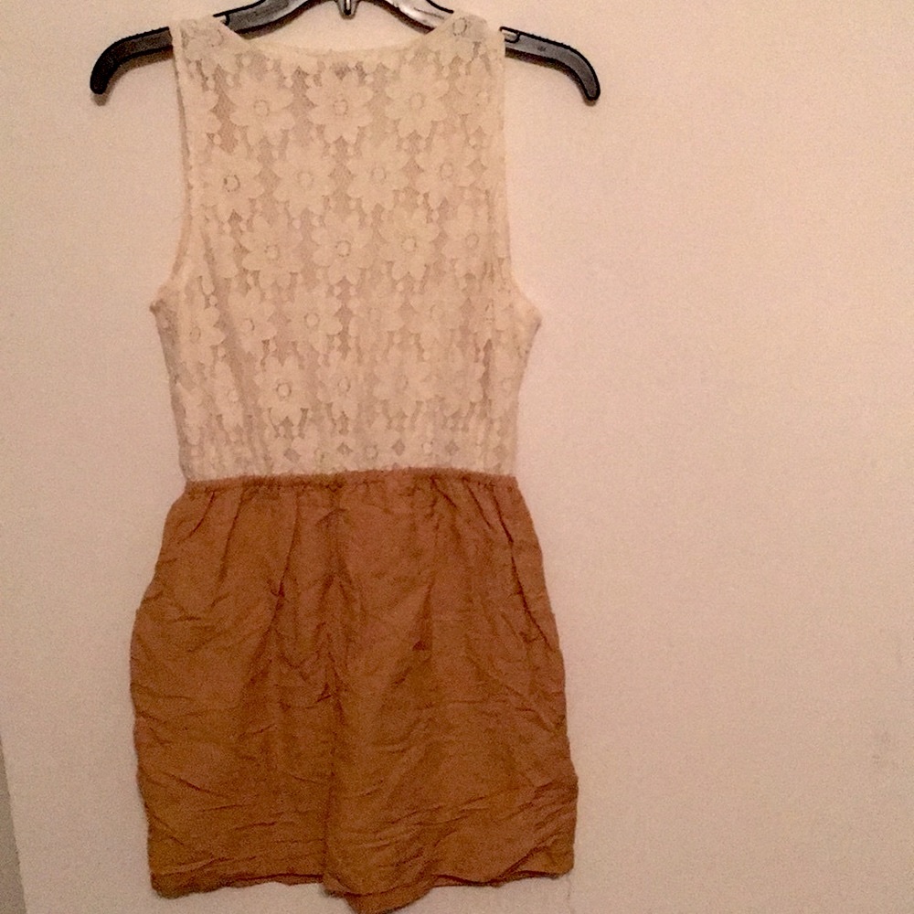 Forever 21 dress with pockets. Lace top with a bow